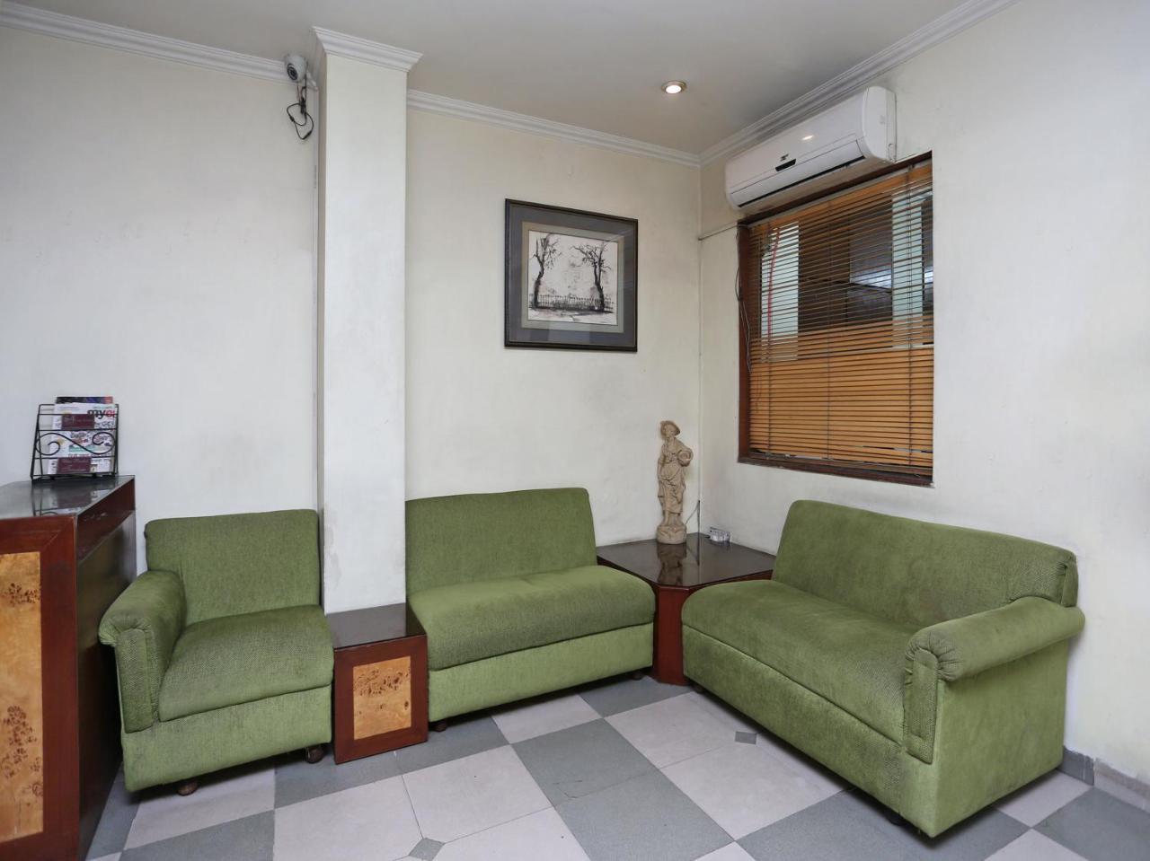 Oyo 3499 Tekarees Inn Lucknow Bagian luar foto