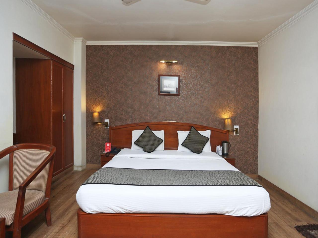 Oyo 3499 Tekarees Inn Lucknow Bagian luar foto
