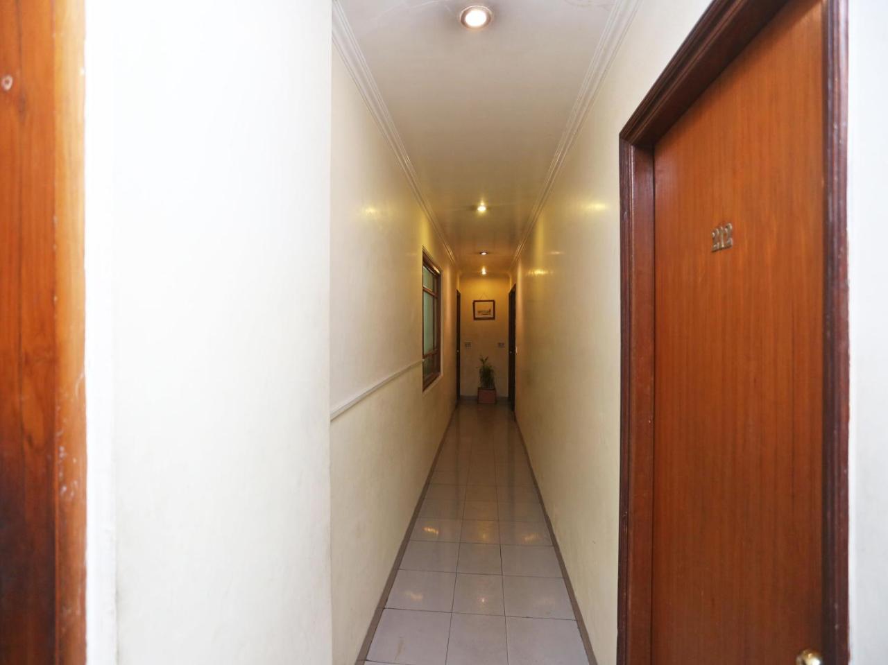 Oyo 3499 Tekarees Inn Lucknow Bagian luar foto