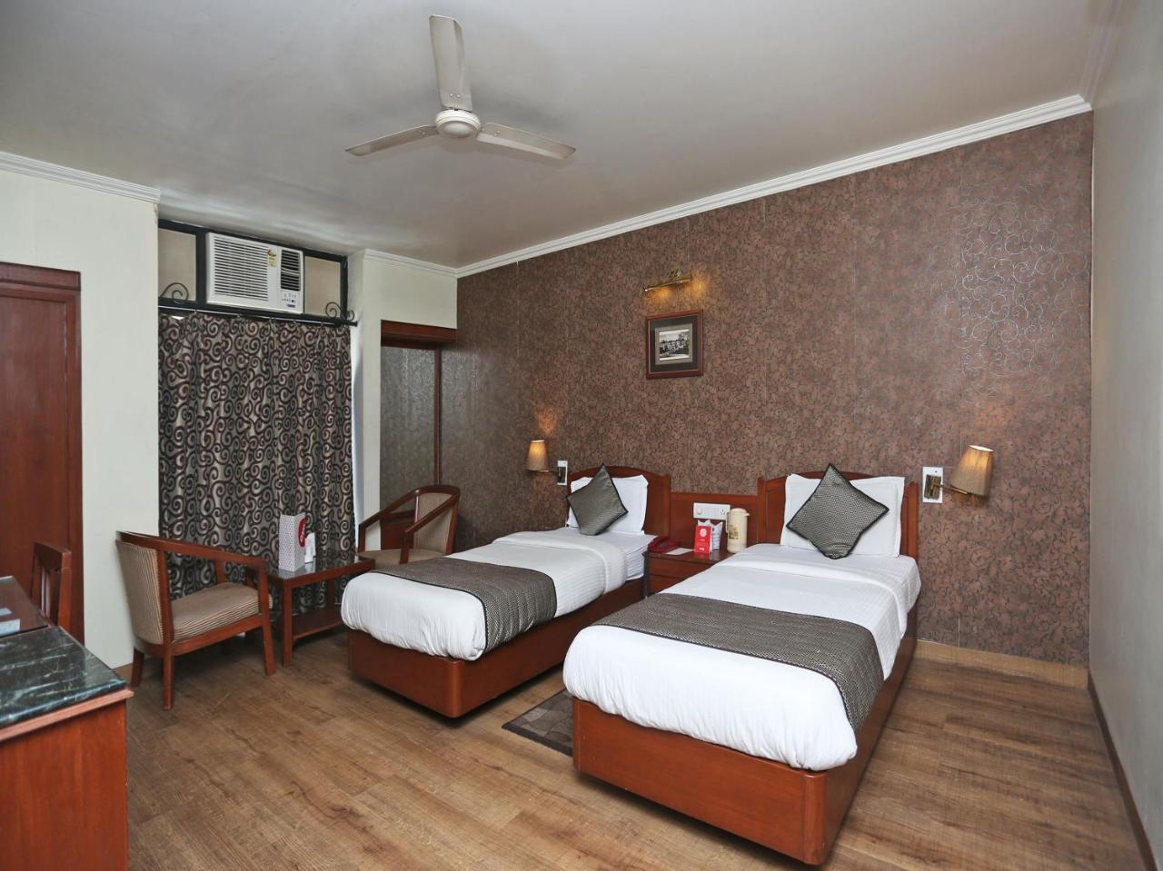 Oyo 3499 Tekarees Inn Lucknow Bagian luar foto