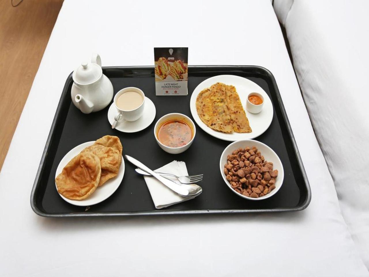 Oyo 3499 Tekarees Inn Lucknow Bagian luar foto