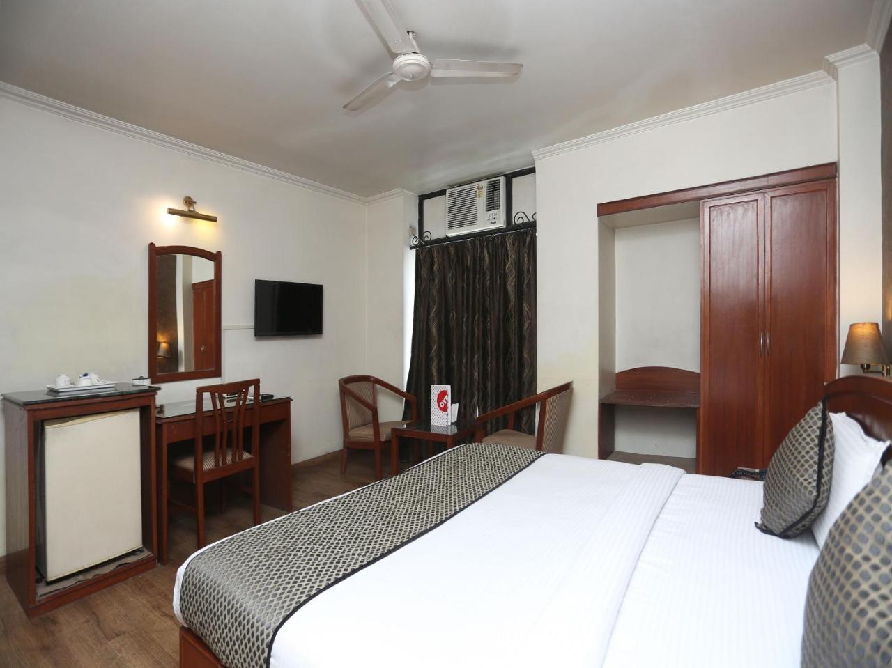 Oyo 3499 Tekarees Inn Lucknow Bagian luar foto