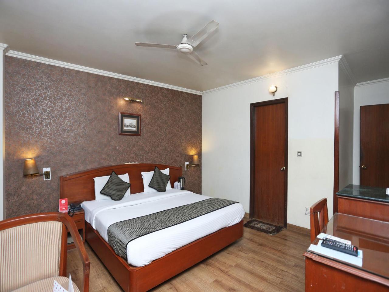 Oyo 3499 Tekarees Inn Lucknow Bagian luar foto